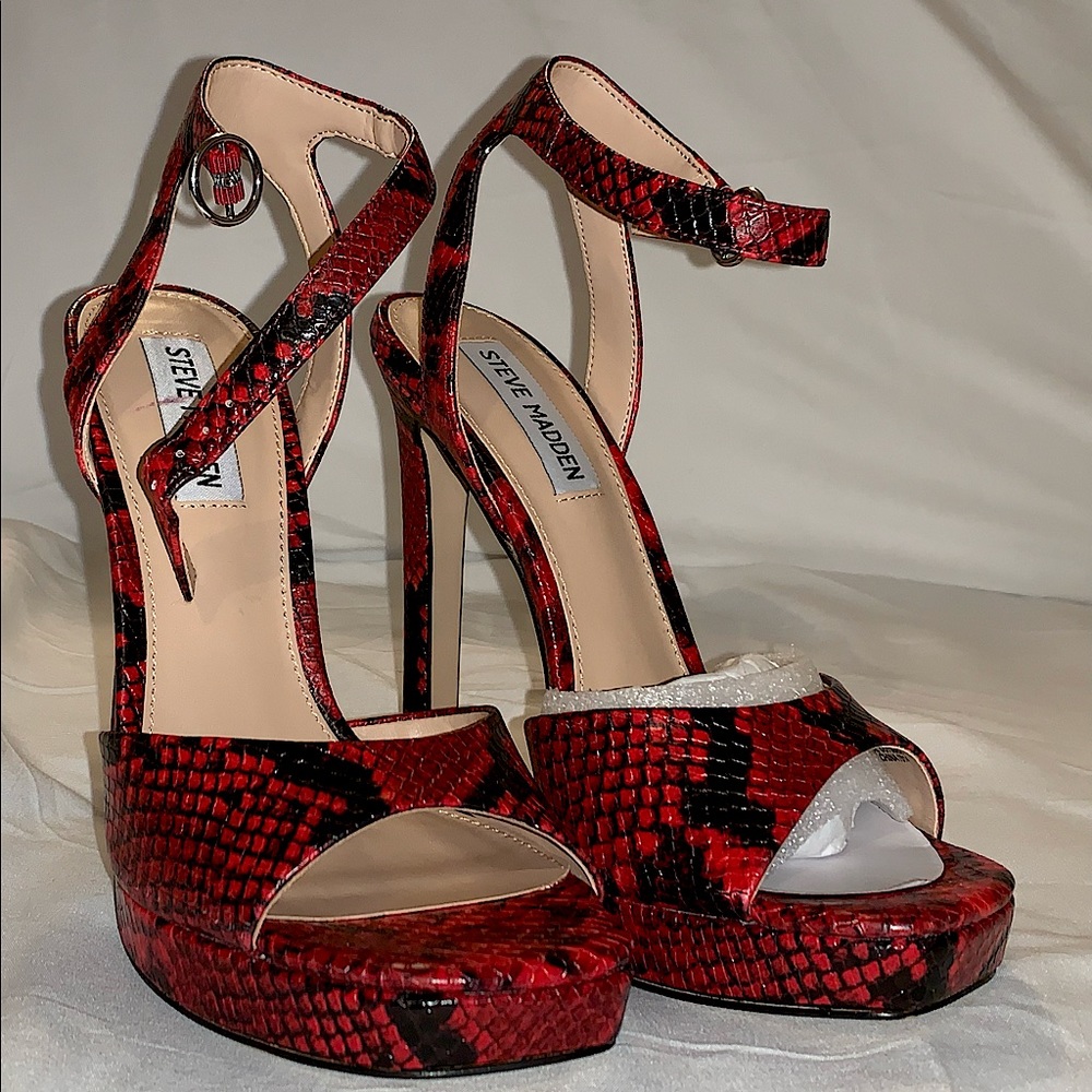 Steve Madden LUV Heels Sz 8!!